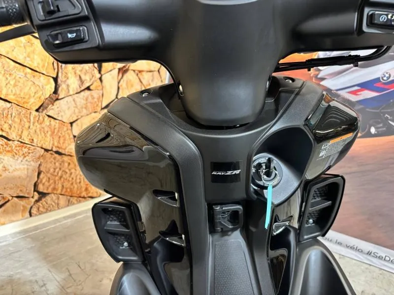 YAMAHA RayZR 125
