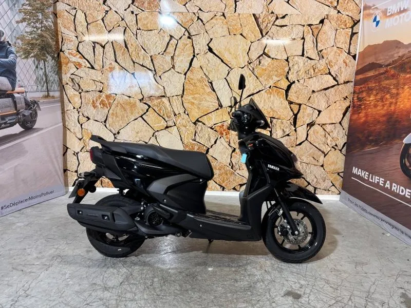 YAMAHA RayZR 125