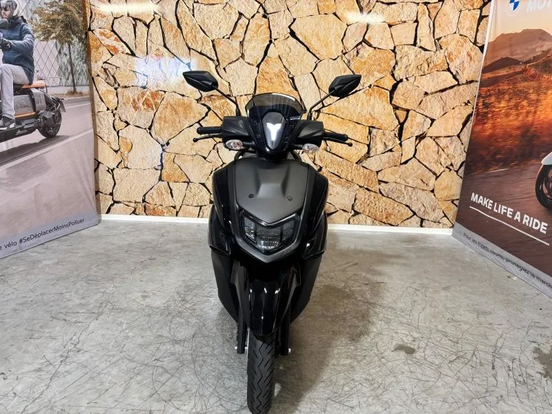 YAMAHA RayZR 125