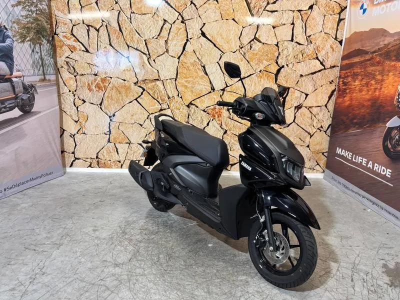 YAMAHA RayZR 125