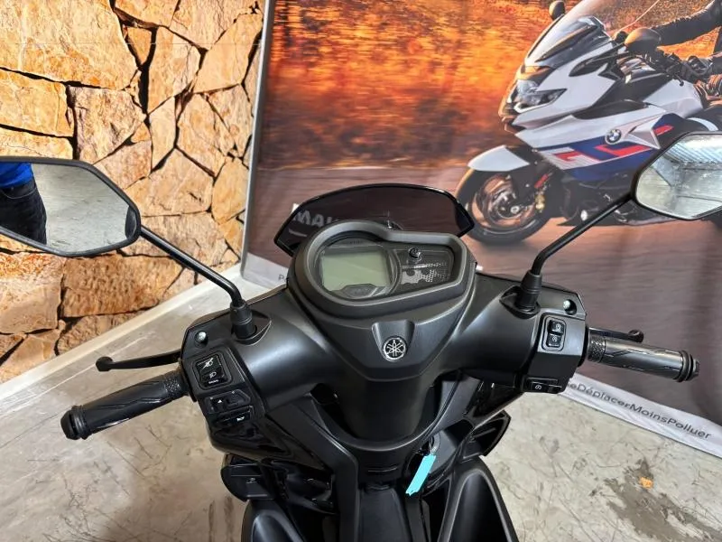 YAMAHA RayZR 125