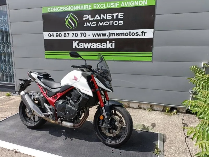 HONDA 750 Hornet TAMPON + BULLE  6066 KMS A SAISIR