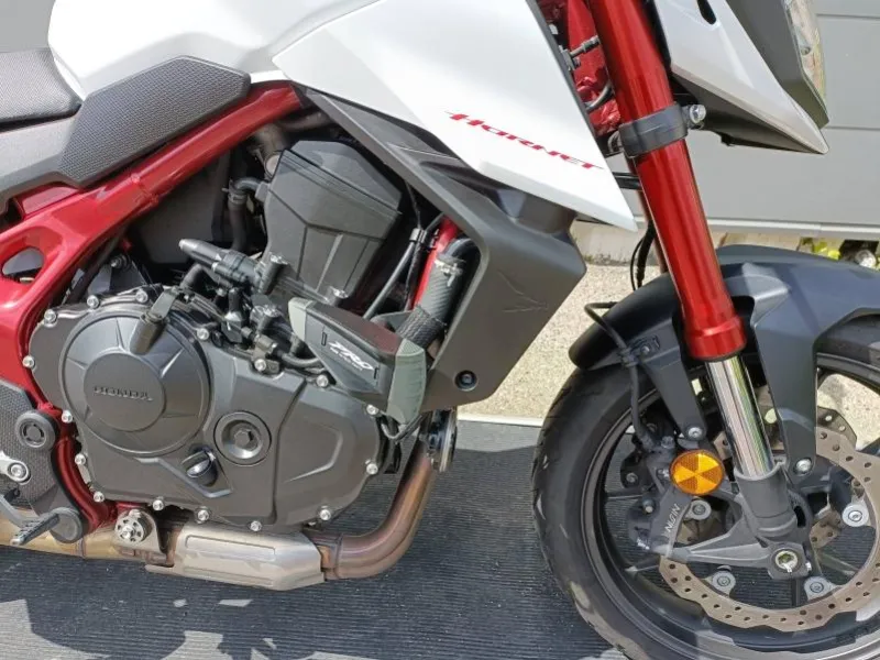 HONDA 750 Hornet TAMPON + BULLE  6066 KMS A SAISIR