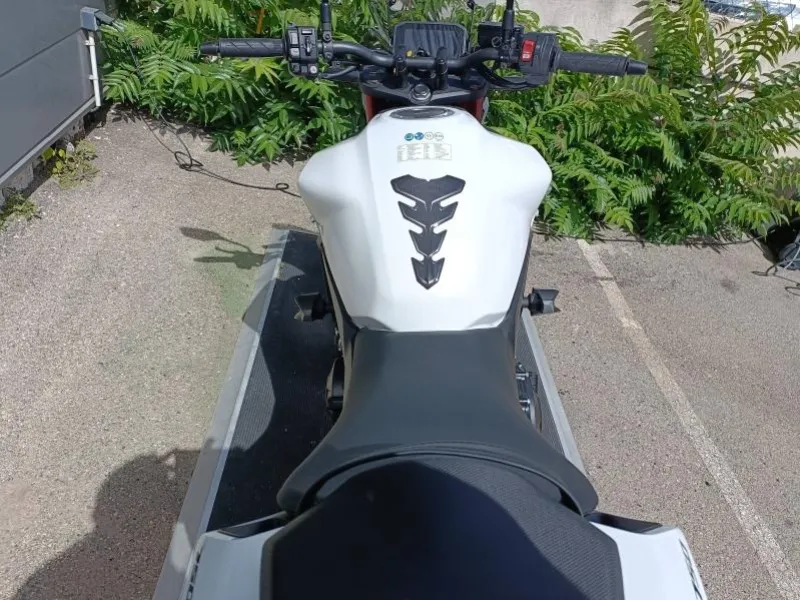 HONDA 750 Hornet TAMPON + BULLE  6066 KMS A SAISIR