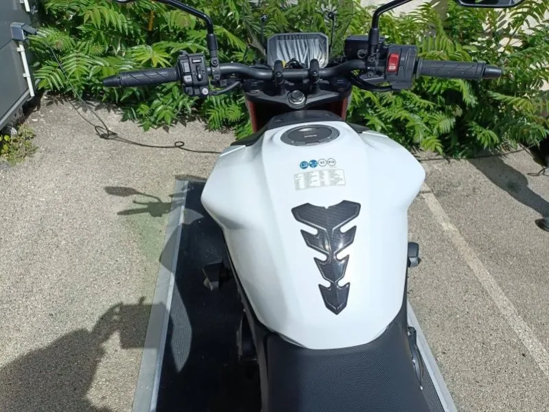 HONDA 750 Hornet TAMPON + BULLE  6066 KMS A SAISIR