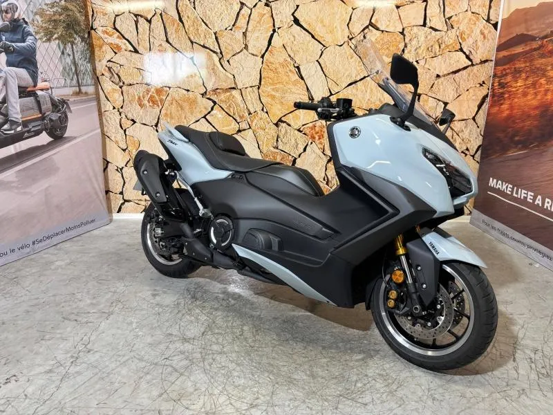YAMAHA XP TMAX 562 Tech MAX