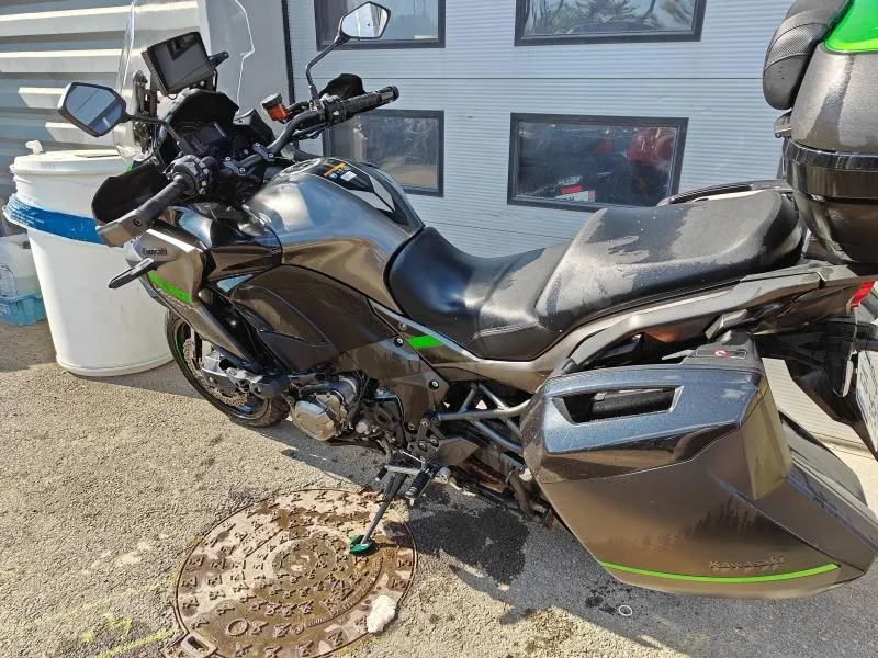 KAWASAKI 1000 2022