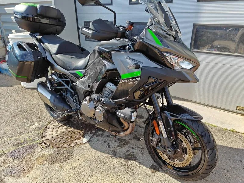 KAWASAKI 1000 2022