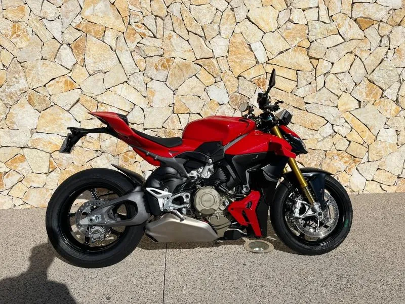 DUCATI 1103  V4 S