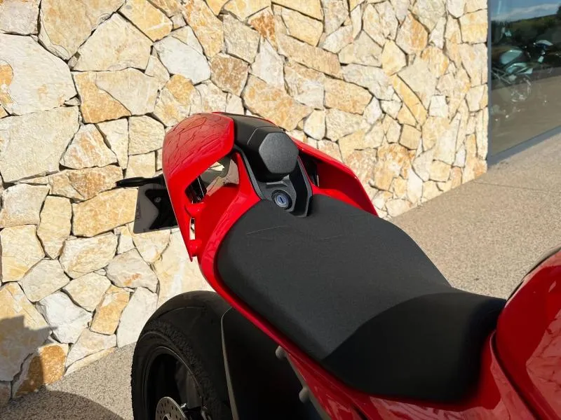 DUCATI 1103  V4 S
