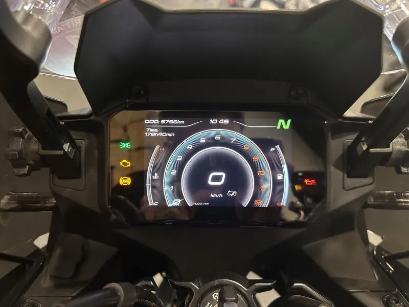 CF MOTO MT 650