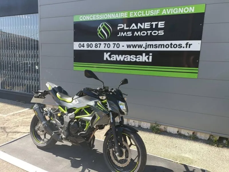 KAWASAKI 125 Gris 2026 PACK PERFORMANCE