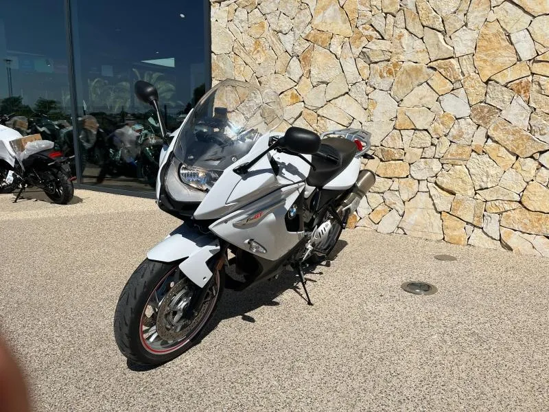 BMW 800 GT