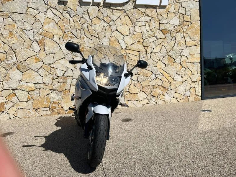 BMW 800 GT