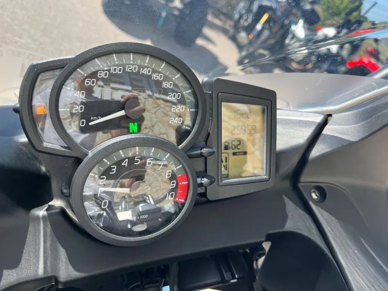 BMW 800 GT