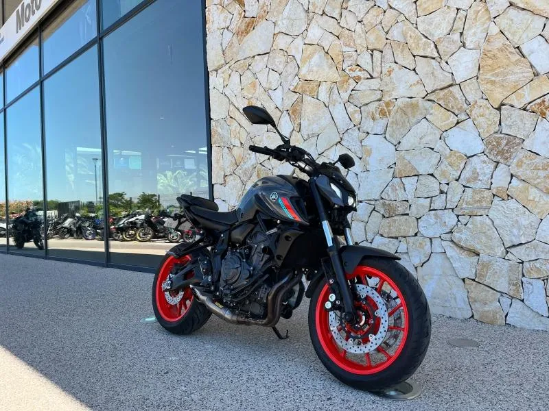 YAMAHA MT-07 700 35KW A2 AKRAPOVIC