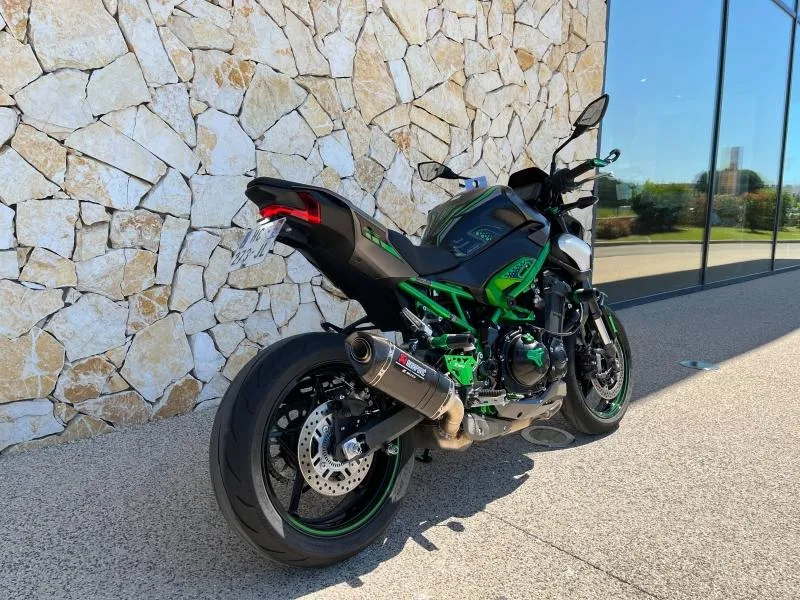 KAWASAKI 900 2025 125cv voir d'options