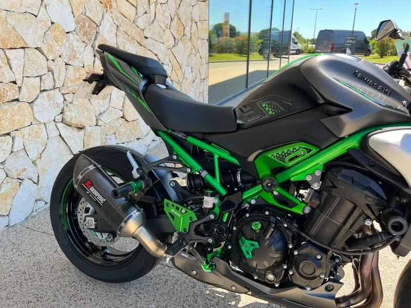 KAWASAKI 900 2025 125cv voir d'options
