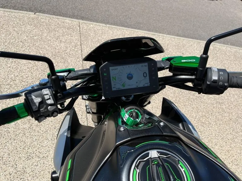 KAWASAKI 900 2025 125cv voir d'options