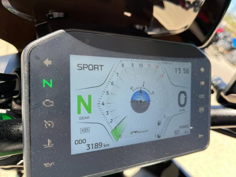 KAWASAKI 900 2025 125cv voir d'options