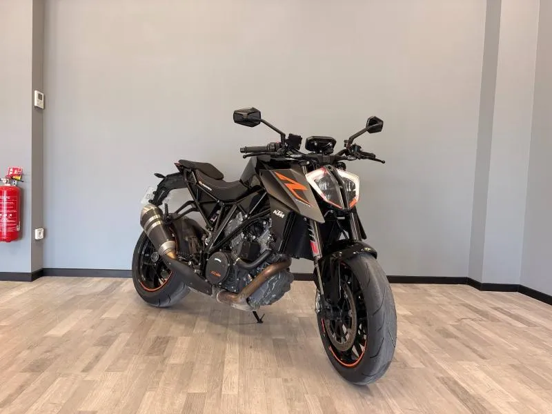 KTM Super Duke 1290 R ABS 2016