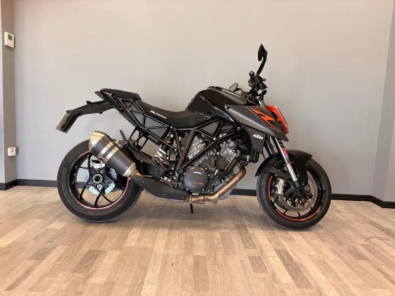 KTM Super Duke 1290 R ABS 2016