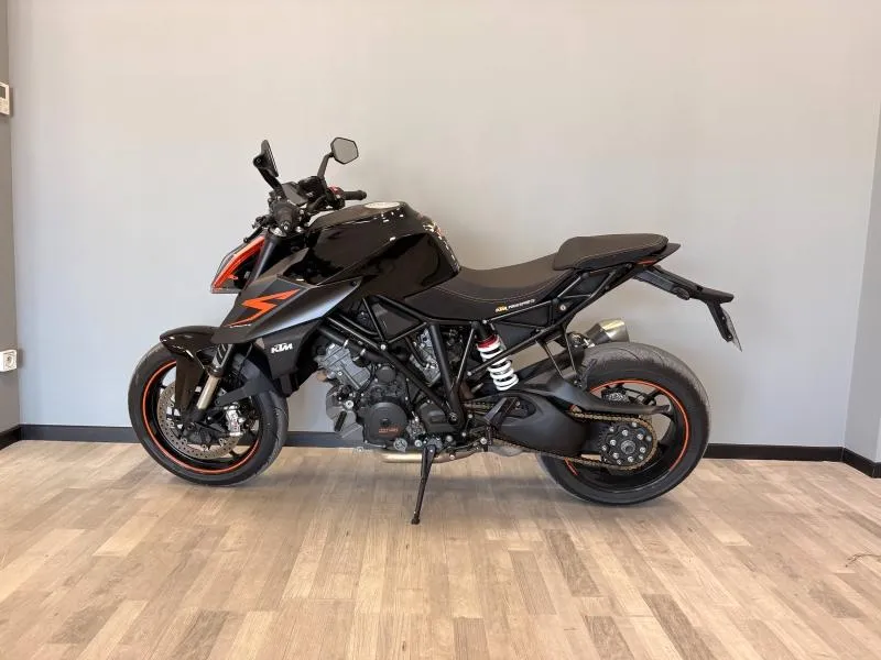 KTM Super Duke 1290 R ABS 2016