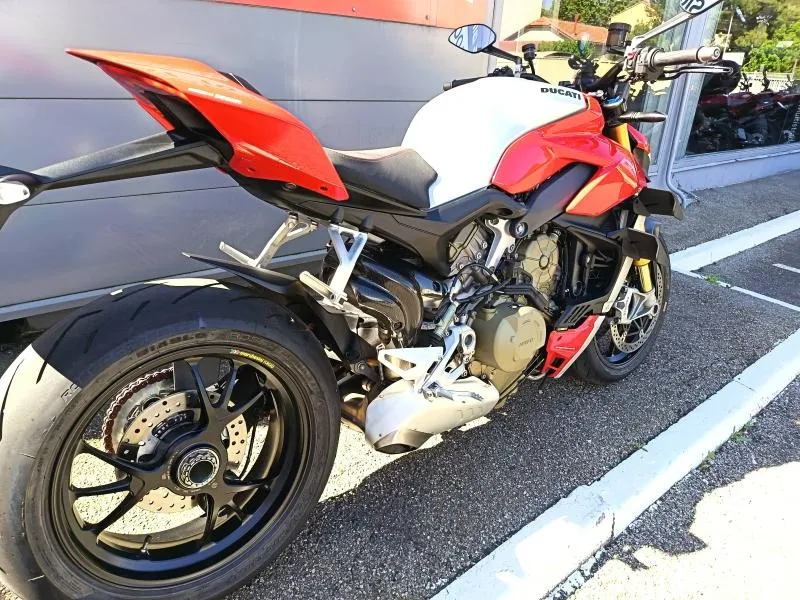 DUCATI 1103 Streetfighter V4 S