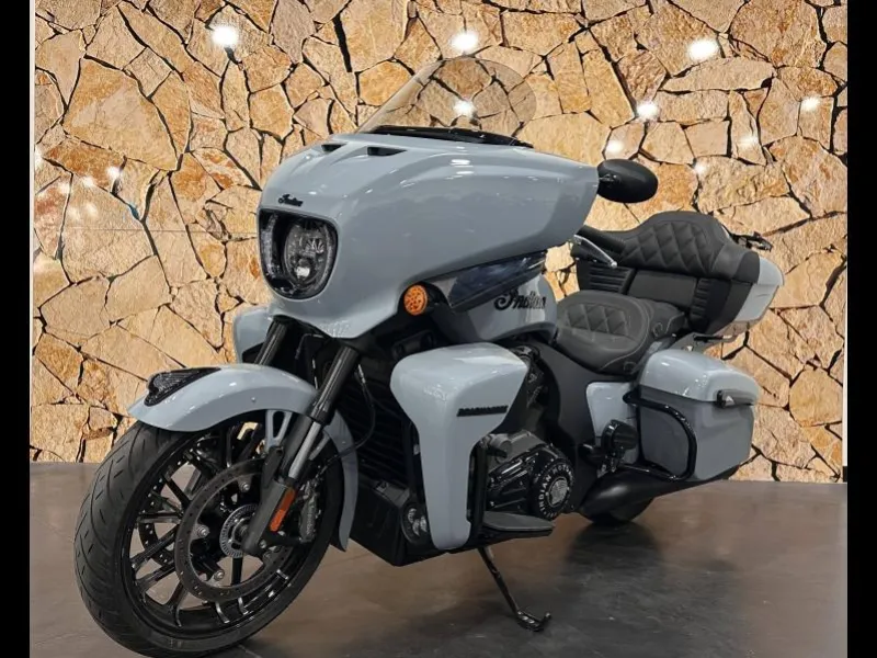 INDIAN ROADMASTER POWERPLUS DARK HORSE