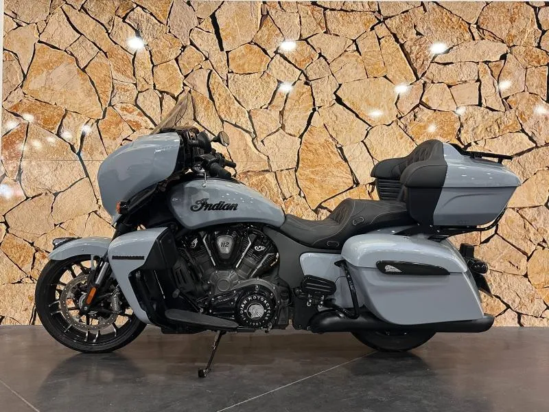 INDIAN ROADMASTER POWERPLUS DARK HORSE