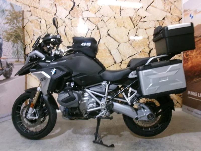 BMW R 1250 GS 3 PACKS + AKRAPOVIC + JANTES RAYONS