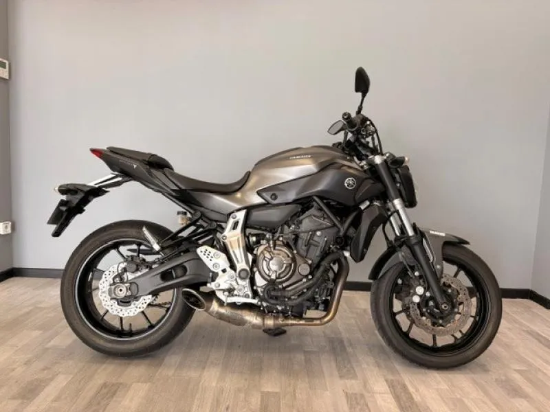 YAMAHA MT-07