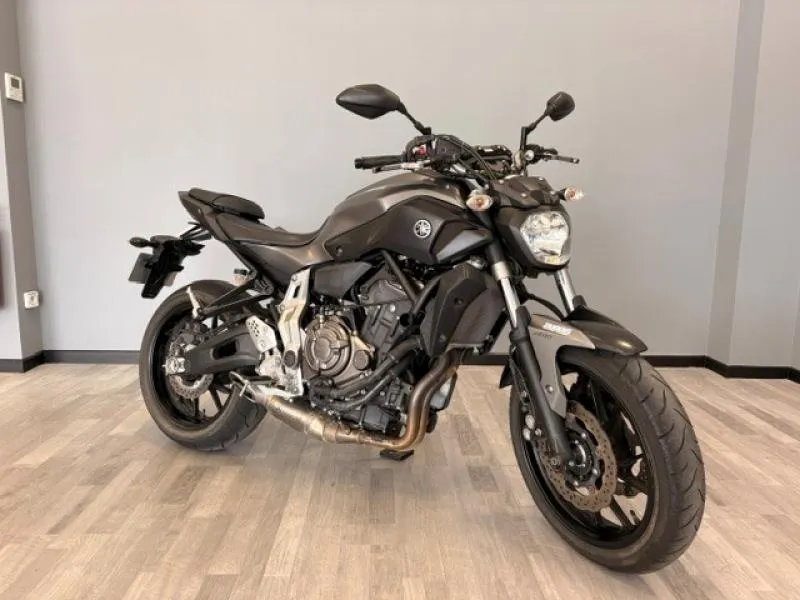 YAMAHA MT-07