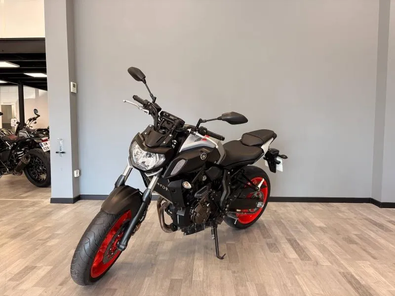 YAMAHA MT-07 700