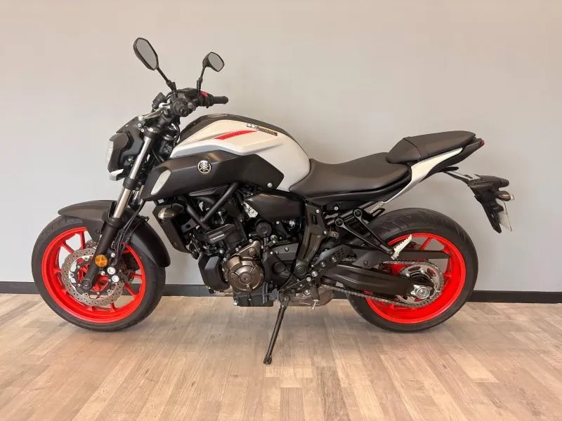 YAMAHA MT-07 700