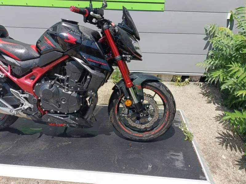 HONDA 750 Hornet abs bridable a2 GAR 31/07/2029