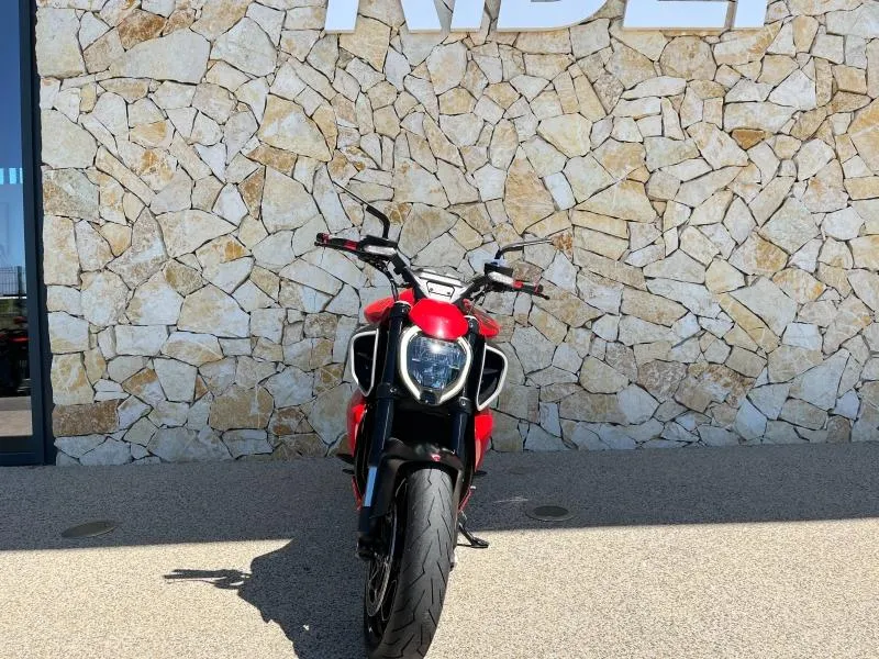 DUCATI 1158 V4 + Pieces carbone