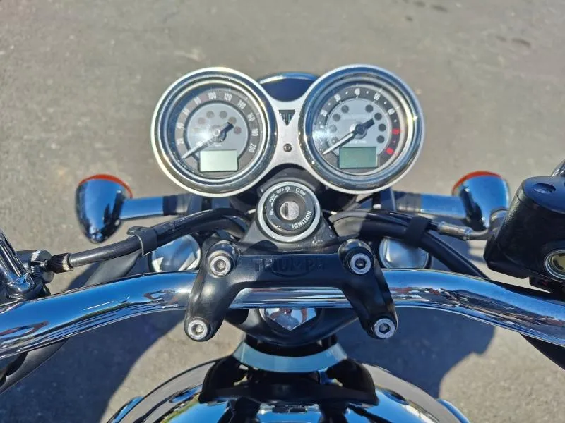 TRIUMPH Bonneville T120 1200 Chrome Edition