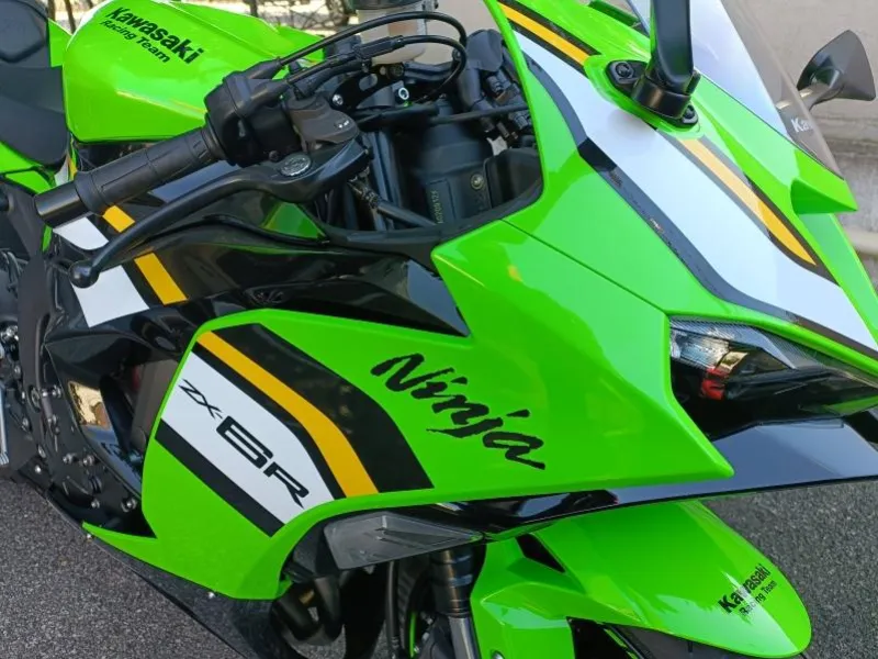 KAWASAKI -6R 636 Ninja  1ER MAIN A SAISIR