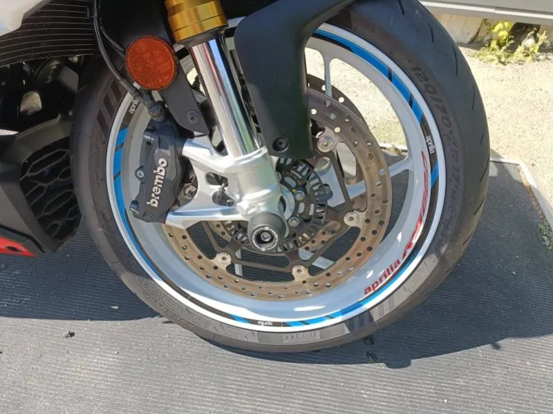 APRILIA RS 660 LIGNE AKRAPOVIC GARANTIE 06/05/2028