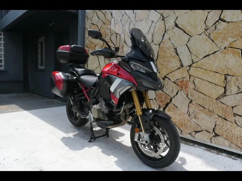 DUCATI V4 Pikes Peak + Options