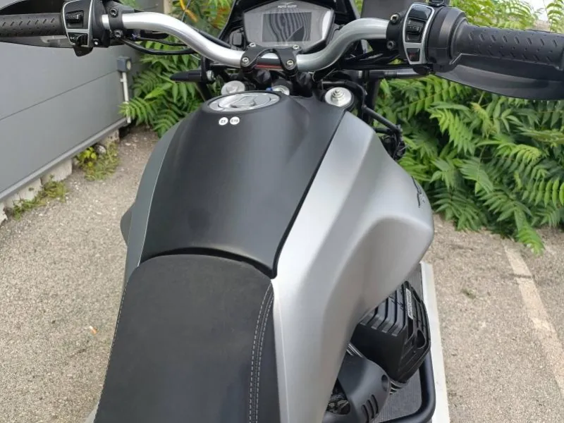 MOTO-GUZZI V85 TT 850 ABS + TC 1ER MAIN REVISEE V 85 TT