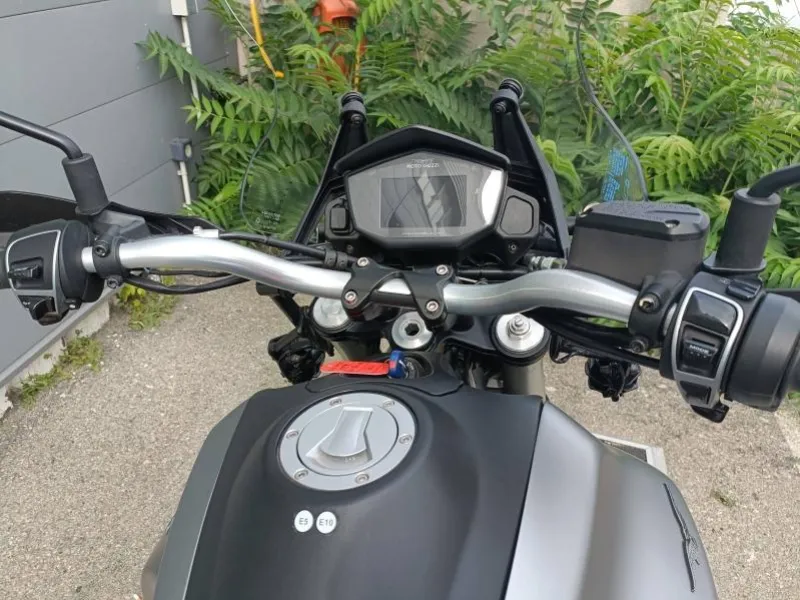 MOTO-GUZZI V85 TT 850 ABS + TC 1ER MAIN REVISEE V 85 TT