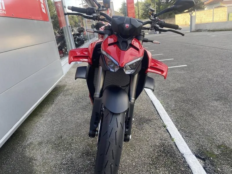DUCATI 1103 Streetfighter V4
