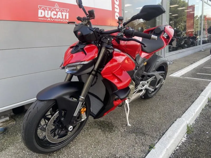 DUCATI 1103 Streetfighter V4