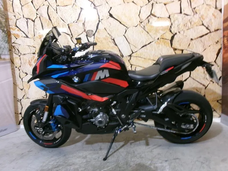 BMW M 1000 XR