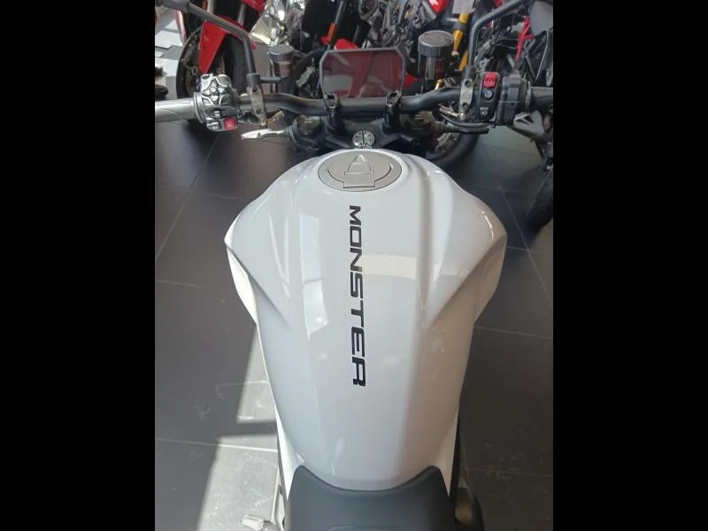DUCATI V2 890 LIGNE TERMIGNONI OPTIONNELLE