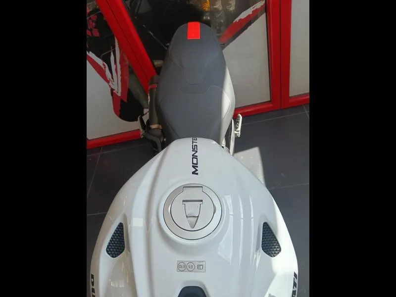 DUCATI V2 890 LIGNE TERMIGNONI OPTIONNELLE