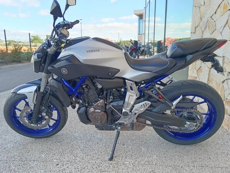 YAMAHA MT-07 700 35kw ABS 2015 A2