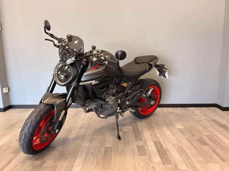 DUCATI Monster 937